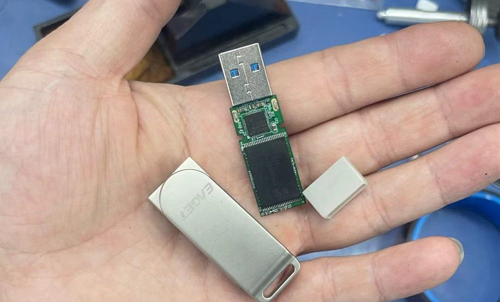 从零手搓一个U盘：主控、闪存、量产到测速，一次折腾全记录